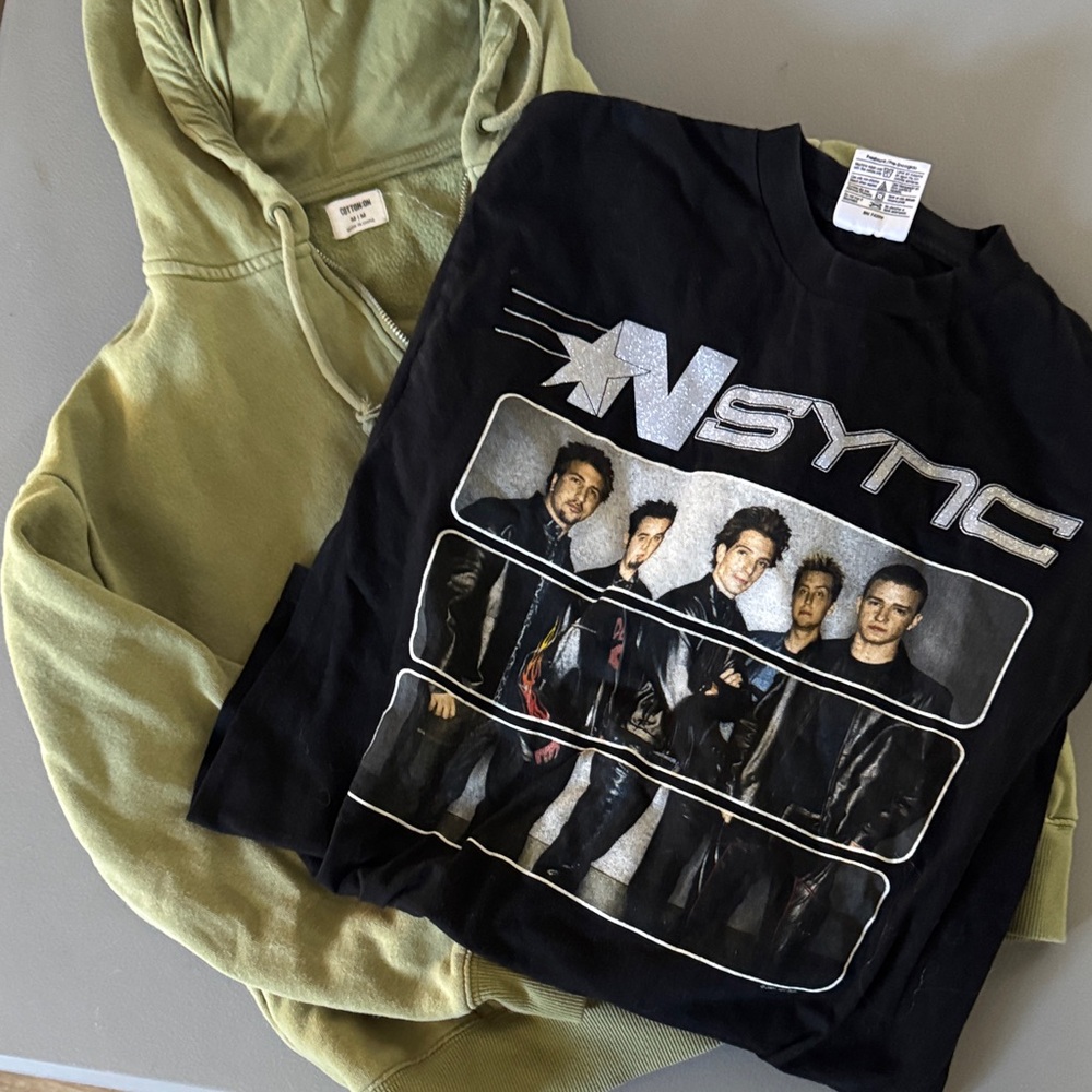 Black NSYNC  T-Shirt and green on cotton‎ hoody